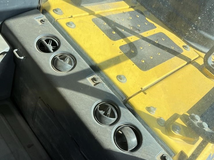 2018-komatsu-pc210-lc-11-image-51