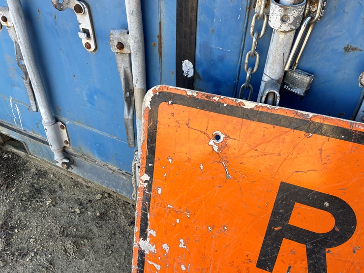 #3931-•-metal-retired-road-sign-image-3