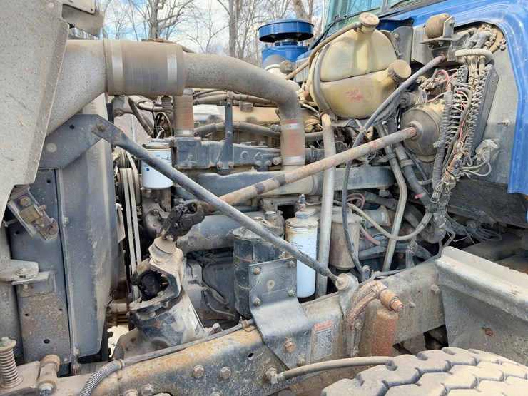 1998-mack-rd690s-image-8