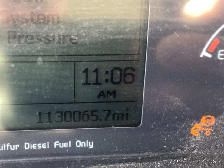 #115-•-2013-volvo-single-axle-day-cab-semi-tractor-(has-wi-title)-image-75