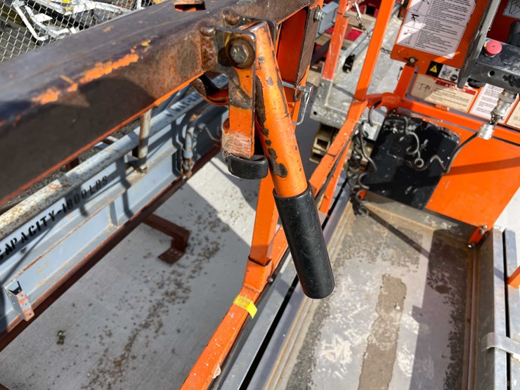 2014-jlg-2630es-image-28