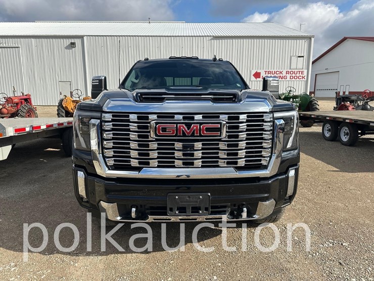 2024-gmc-sierra-2500-image-2