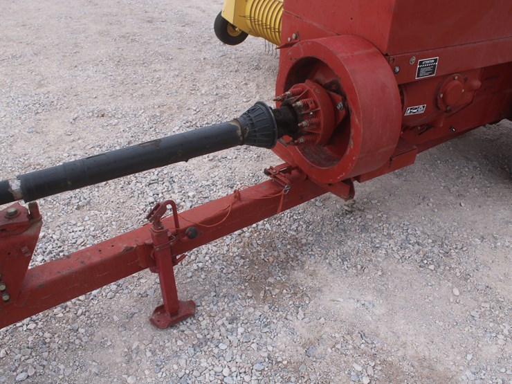 new-holland-580-image-30