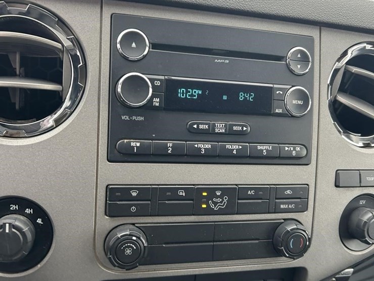 2016-ford-f350-xlt-image-18