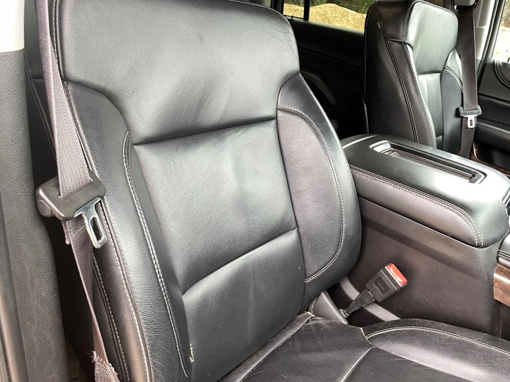 2015-chevrolet-suburban-image-53