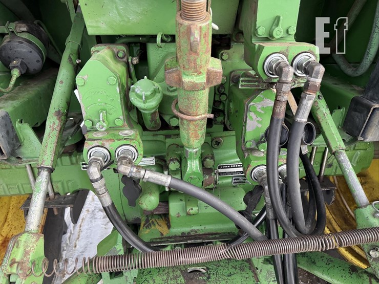 john-deere-4040-image-29
