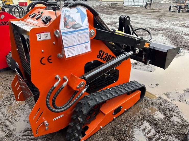 new-sdlool-co-stand-on-mini-skidloader-model-sl36c-image-3