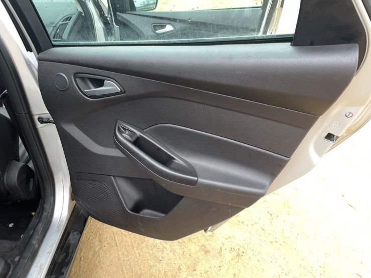 #505-•-2014-ford-focus-se-(has-wi-rebuilt-title)-image-38