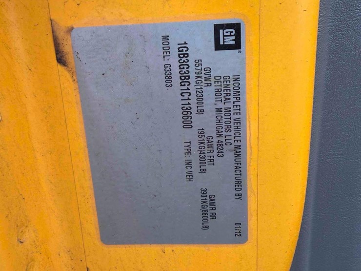 2012-chevrolet-12-passenger-bus-image-15