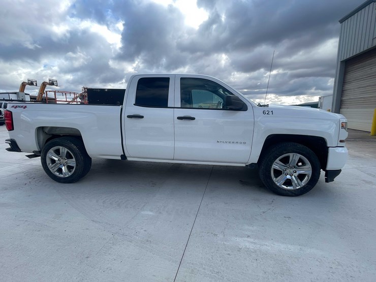 2017-chevrolet-1500-image-4