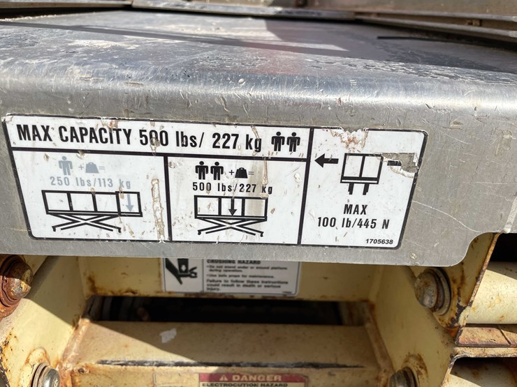 2007-jlg-1930es-image-23