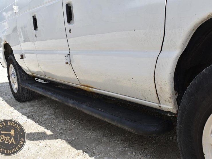 2014-ford-e250-image-10