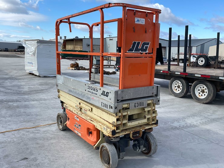 2014-jlg-1930es-image-7