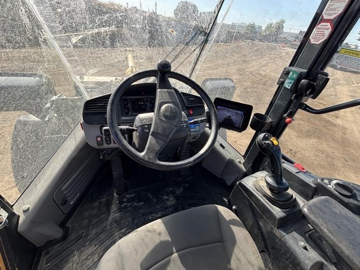 2018-komatsu-wa270-8-image-32