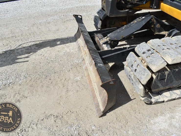 2021-deere-85g-image-27