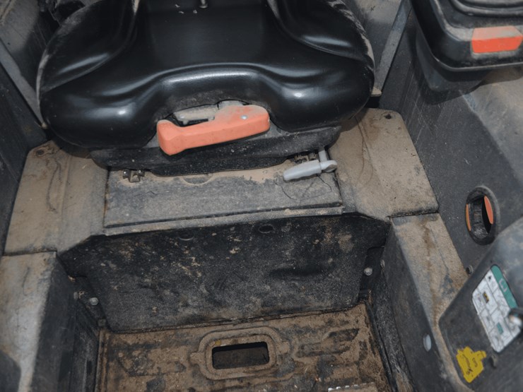 2023-bobcat-s62-image-18