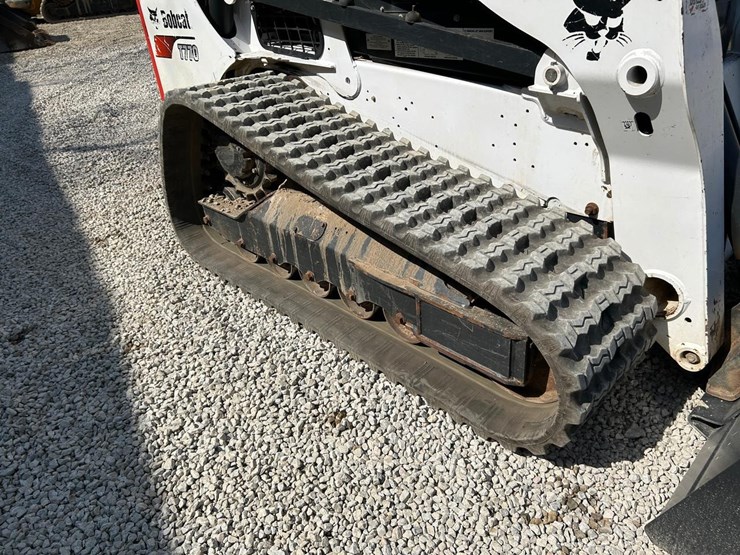 2022-bobcat-t770-image-12
