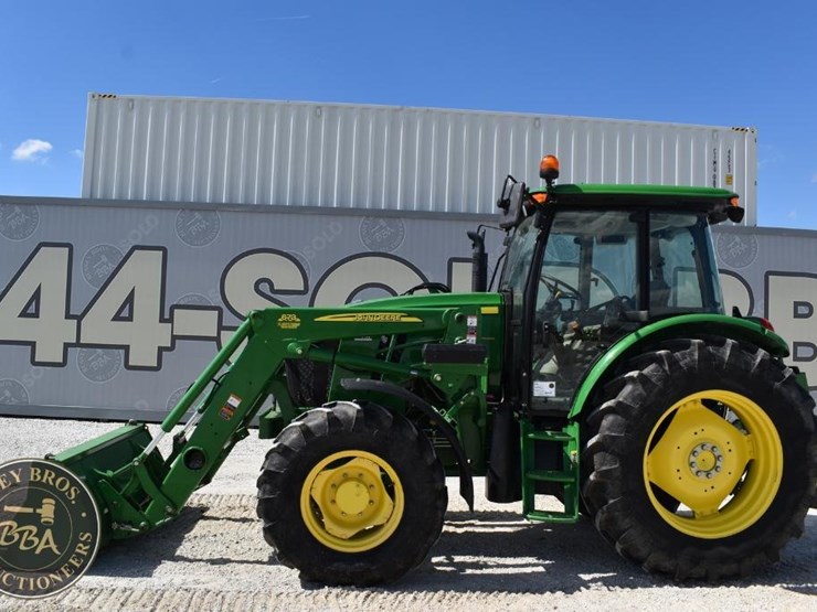 2014-john-deere-6140d-image-6