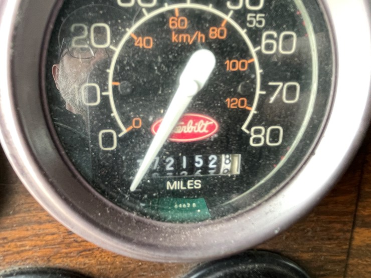 1999-peterbilt-377-image-71