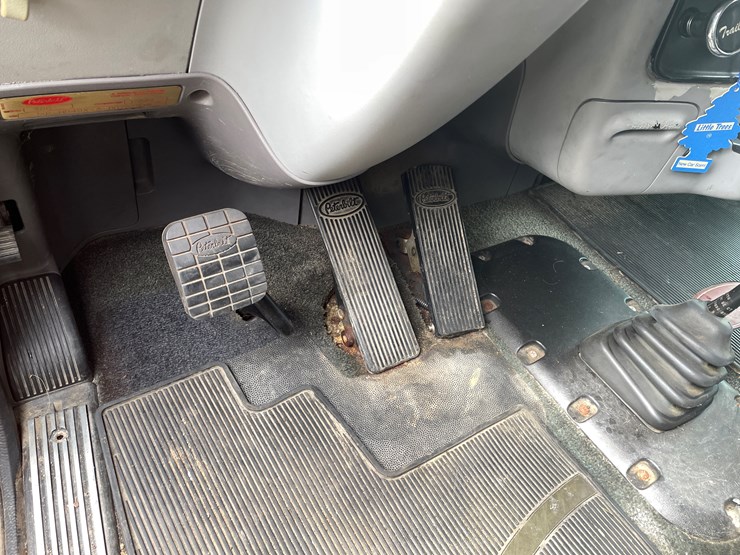 2008-peterbilt-386-image-63