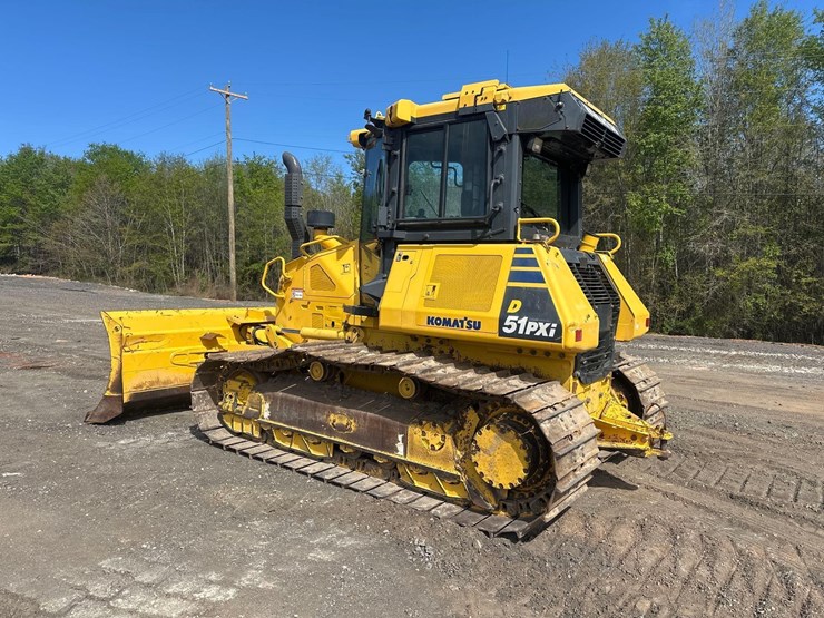 2021-komatsu-d51pxi-24-image-3