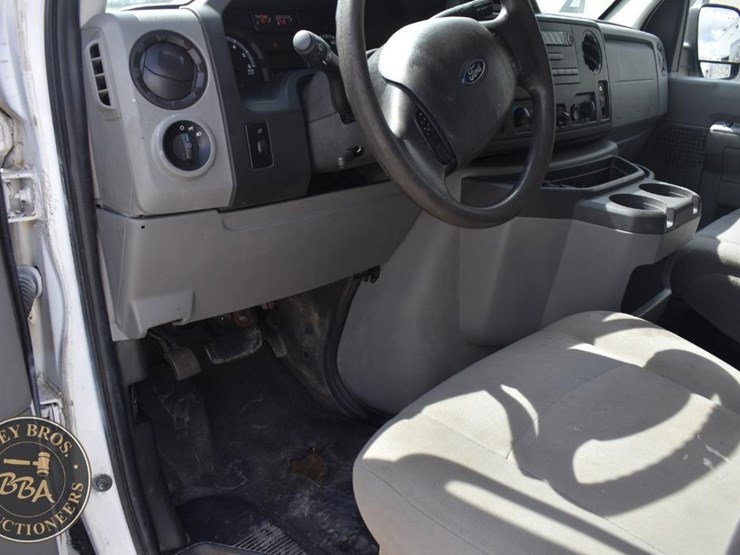2014-ford-e250-image-13