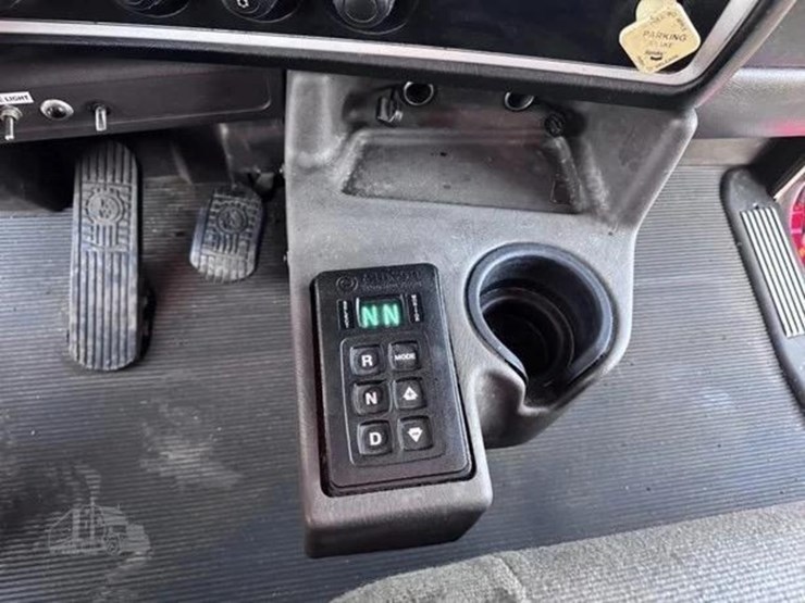 2014-kenworth-t470-image-21