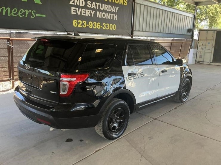 2014-ford-explorer-image-7