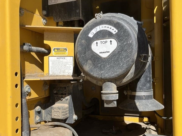 2018-komatsu-pc210-lc-11-image-18