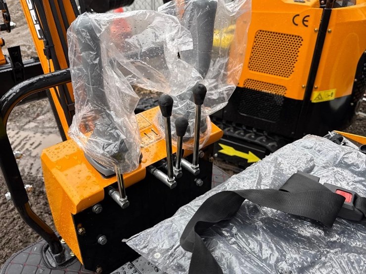 new-vicsec-co-mini-excavator-model-vc13-image-6