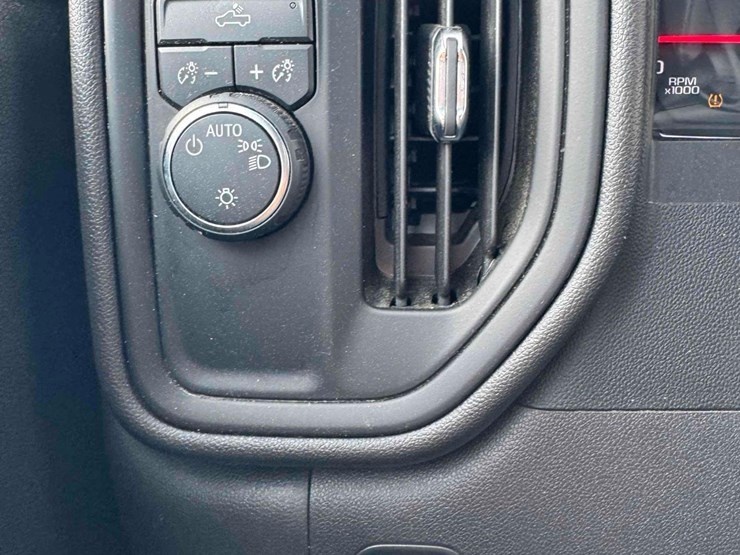 2020-chevrolet-silverado-1500-image-19