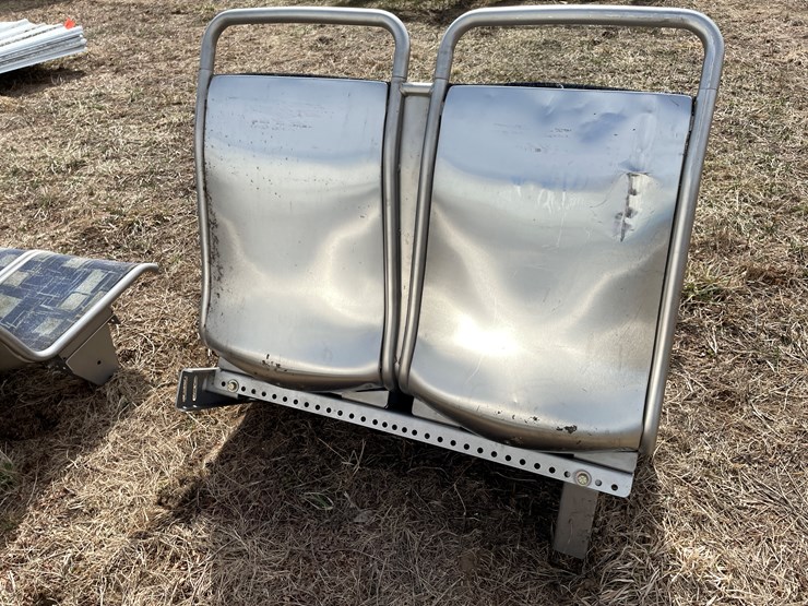 #10730-•-(4)-sets-of-bus-seats-image-8