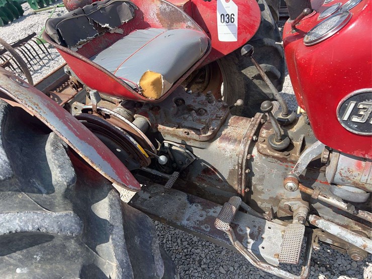 massey-ferguson-135-image-5