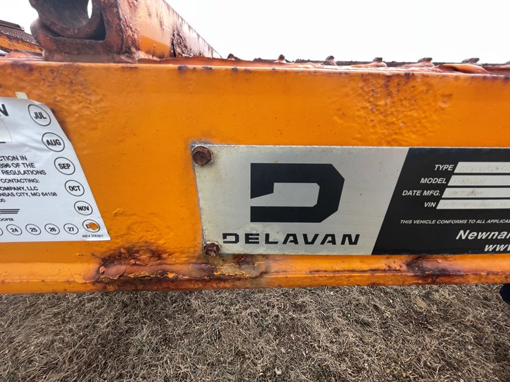 #154-•-2005-delavan-semi-truck-auto-hauler-trailer-(delay-in-title)-image-30