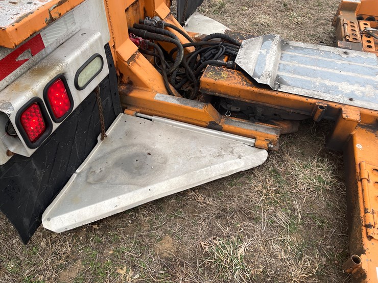 #110-•-2014-volvo-car-hauler-semi-and-trailer-(has-wi-title)-image-28