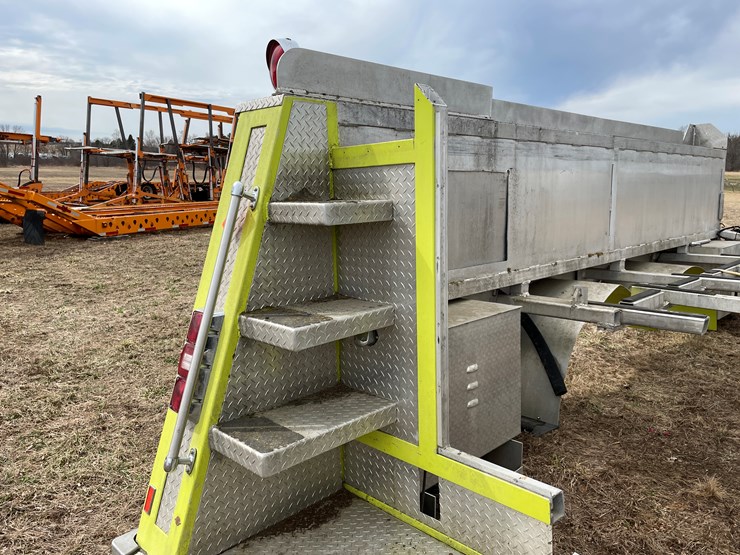 #10718-•-one-side-of-fire-truck-box-image-4