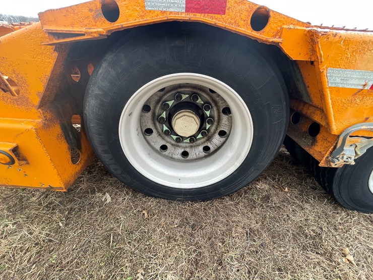 #155-•-2005-delavan-semi-truck-auto-hauler-trailer-(delay-in-title)-image-27