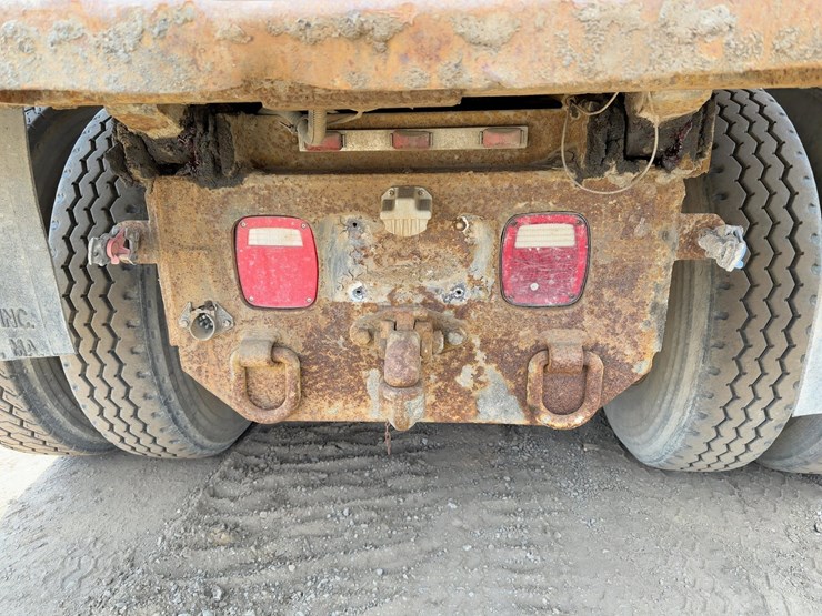 1998-mack-rd690s-image-13