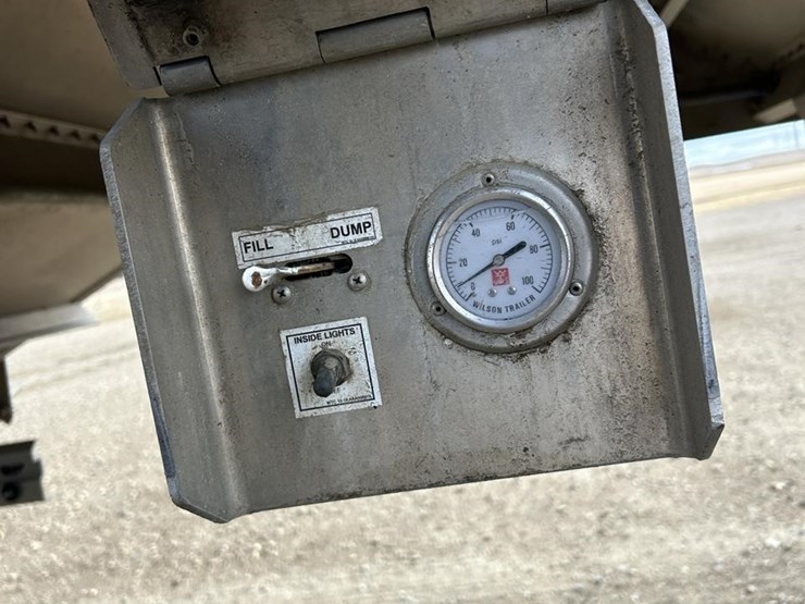 2025-wilson-grain-trailer-image-24