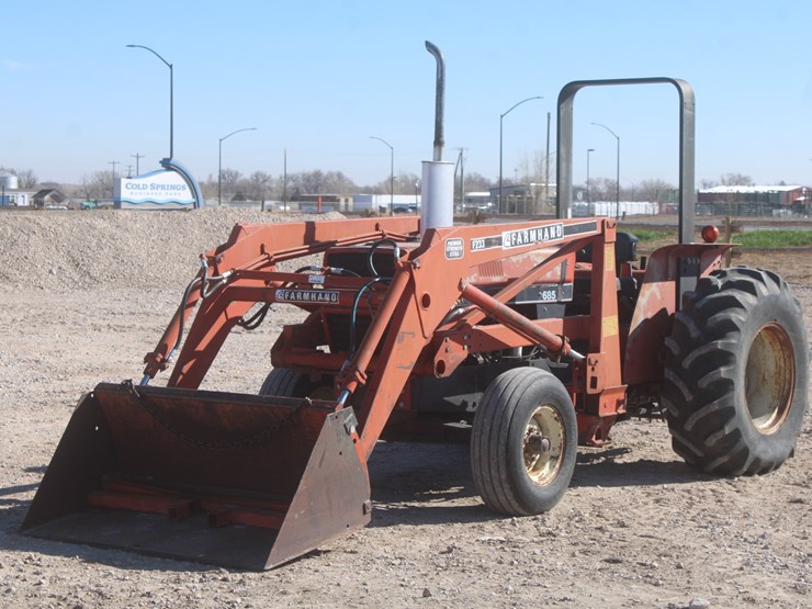 1989-case-ih-685-image-1