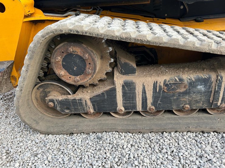 2021-jcb-3ts-8t-image-14