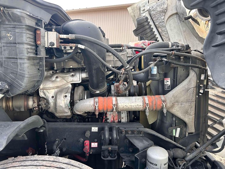 2020-freightliner-cascadia-single-axle-road-tractor-image-17