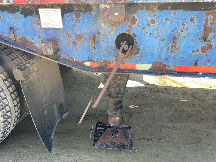 #1030-•-1973-28'-pike-semi-trailer-(has-wi-title)-image-17