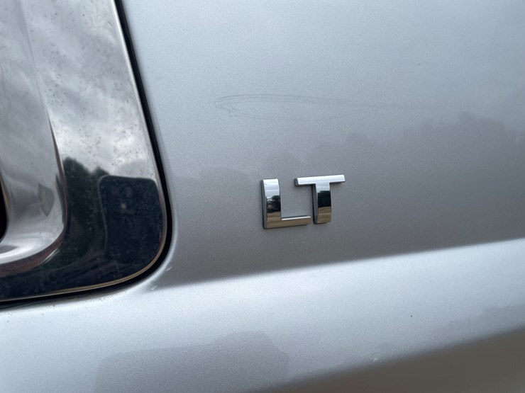 2015-chevrolet-suburban-image-11