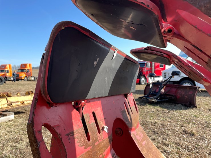 #10682-•-bolzoni-auramo-forklift-rotating-clamp-attachment-image-7