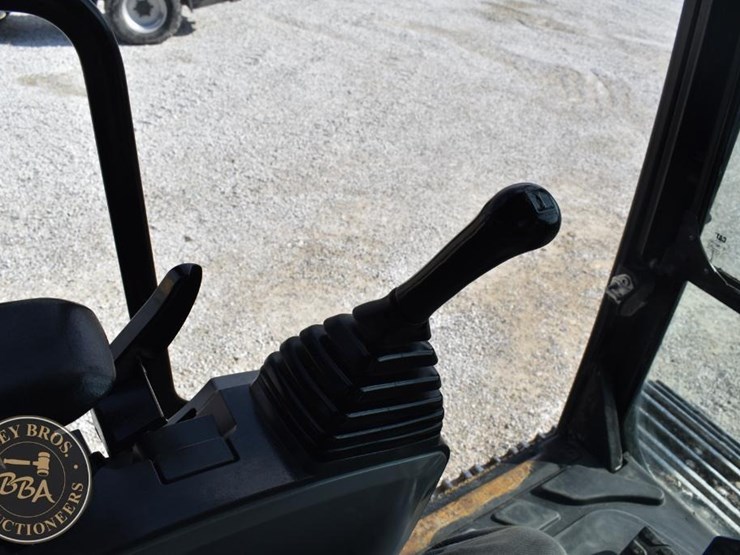 2019-caterpillar-326fl-image-61