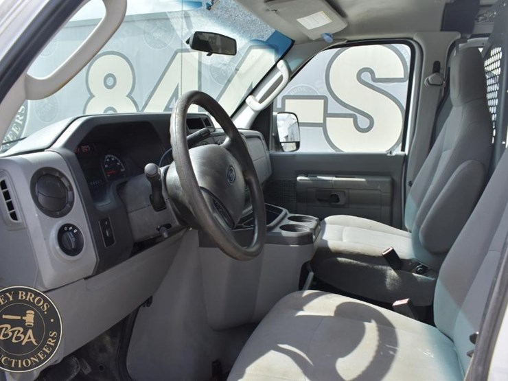 2014-ford-e250-image-12