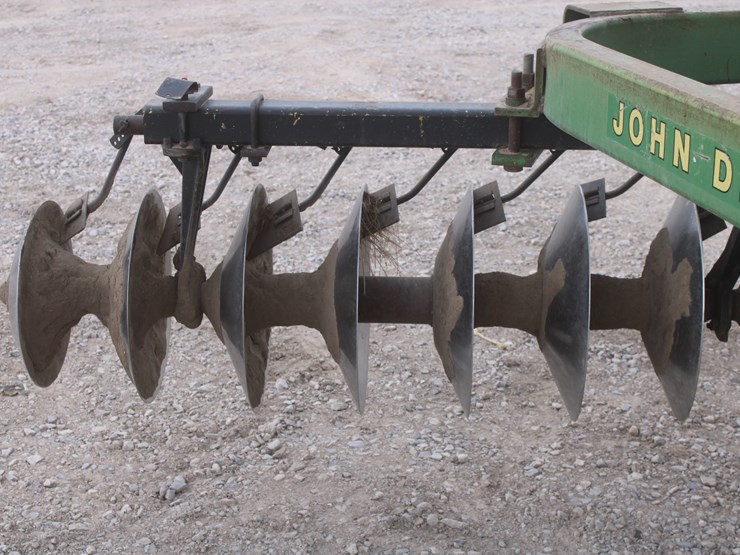 john-deere-220-image-35