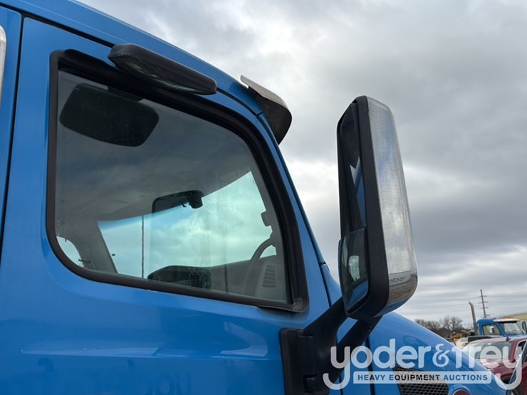 2018-peterbilt-579-image-98