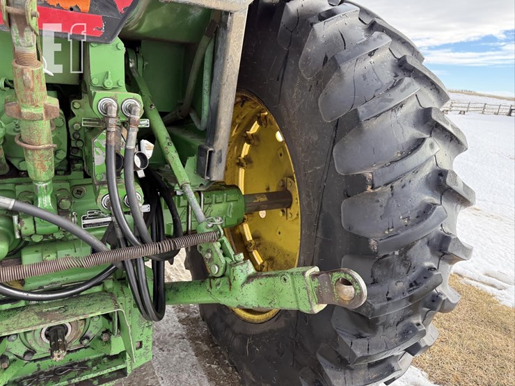 john-deere-4040-image-10